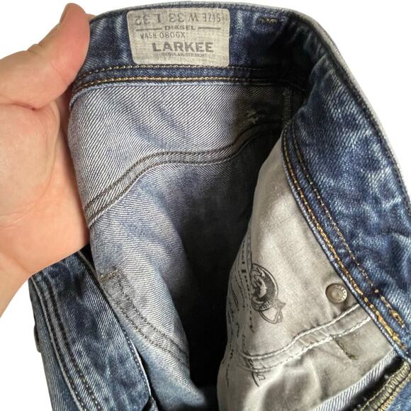 DIESEL Men’s Larkee Regular Straight Fit Jeans Dark Distressed Wash 33 - Picture 4 of 8